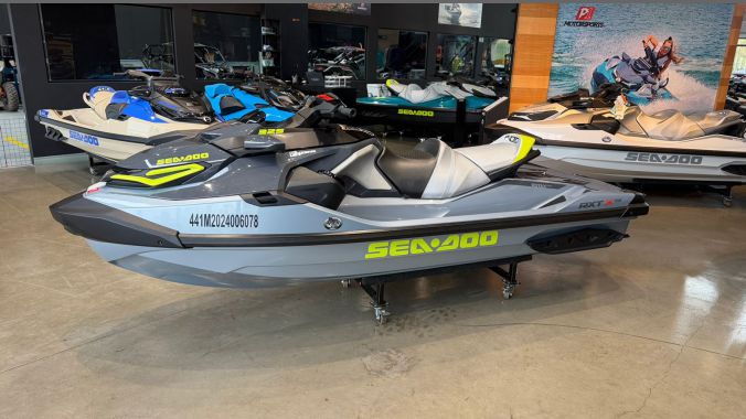 02 Sea Doo RXT X 325 2024